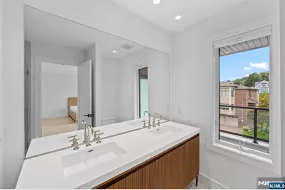 13 Lasher Lane, Edgewater, NJ 07020 - Photo 26