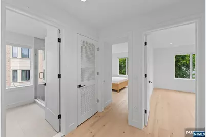 13 Lasher Lane, Edgewater, NJ 07020 - Photo 32