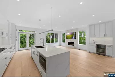 13 Lasher Lane, Edgewater, NJ 07020 - Photo 18