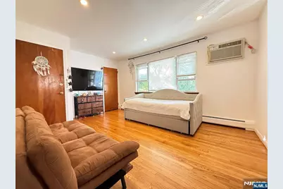 405 8th Street 2L #2L, Carlstadt, NJ 07072 - Photo 6