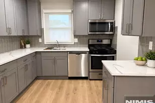 22 Bernice Pl, Lodi, NJ 07644 - Photo 12