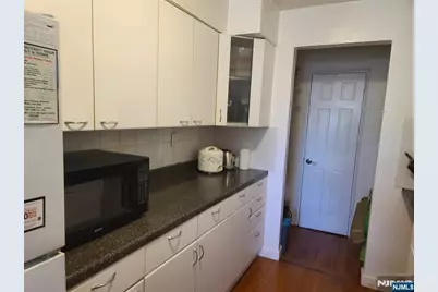 2200 Center Avenue E6 #E6, Fort Lee, NJ 07024 - Photo 8