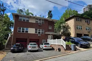 3 Hooks Ln, Edgewater, NJ 07020 - Photo 1