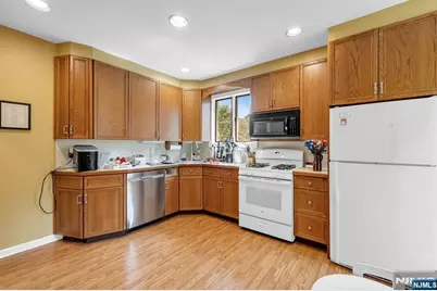246 W Hudson Avenue, Englewood, NJ 07631 - Photo 12