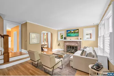 246 W Hudson Avenue, Englewood, NJ 07631 - Photo 4