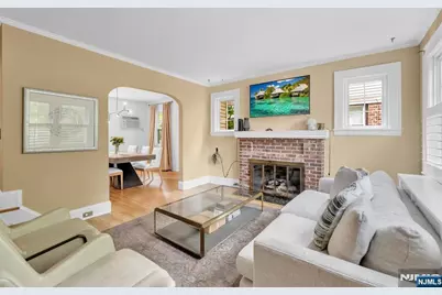 246 W Hudson Avenue, Englewood, NJ 07631 - Photo 6