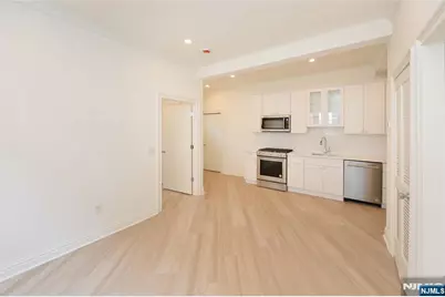 153 Dayton Street 4 #4, Ridgewood, NJ 07450 - Photo 4