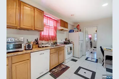 139-141 Richelieu Terrace, Newark, NJ 07106 - Photo 12