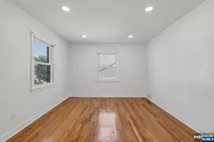 75 Emerson St, Clifton, NJ 07013 - Photo 4