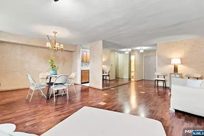 200 Grand Cove Way 2C #2C, Edgewater, NJ 07020 - Photo 8