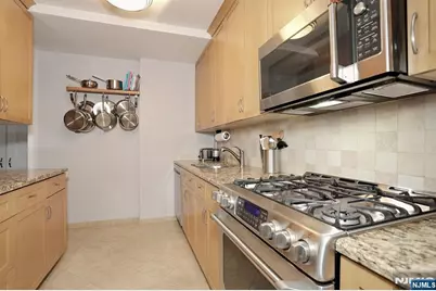 4 Horizon Road 815 #815, Fort Lee, NJ 07024 - Photo 6