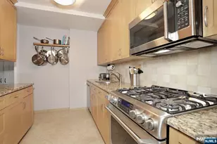 4 Horizon Road 815, Fort Lee, NJ 07024 - Photo 6