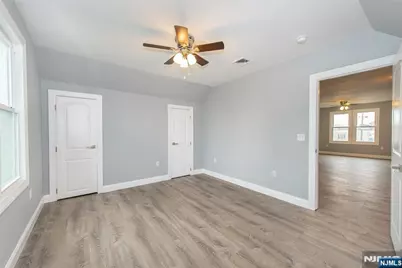 31 Mulberry Street, Elmwood Park, NJ 07407 - Photo 8