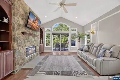 81 Bracken Hill Road, Hardyston Township, NJ 07419 - Photo 4