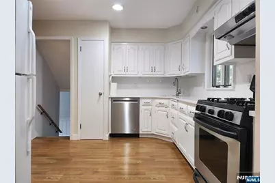 3 Arrowhead Road, Park Ridge, NJ 07656 - Photo 2