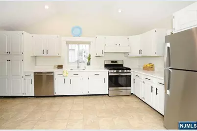 13 Orangeburgh Road, Old Tappan, NJ 07675 - Photo 6