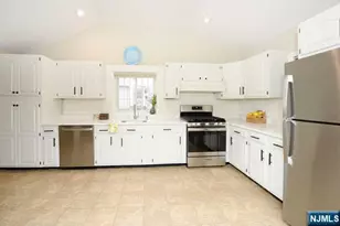 13 Orangeburgh Rd, Old Tappan, NJ 07675 - Photo 6