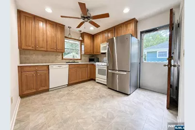 50 Knolls Road, Bloomingdale, NJ 07403 - Photo 4