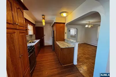 703 Teneyck Avenue 1 #1, Lyndhurst Township, NJ 07071 - Photo 2
