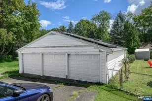 327 Rifle Camp Rd, Little Falls Township, NJ 07424 - Photo 32