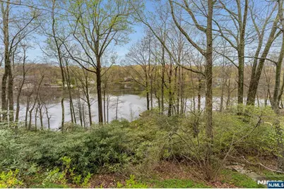 351 Lakeshore Drive, Vernon, NJ 07422 - Photo 10