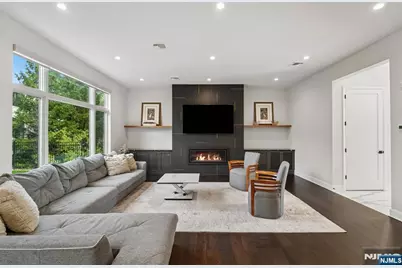 29 Roslyn Avenue, Englewood Cliffs, NJ 07632 - Photo 12