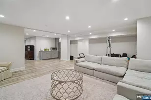 29 Roslyn Ave, Englewood Cliffs, NJ 07632 - Photo 40