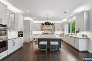 29 Roslyn Ave, Englewood Cliffs, NJ 07632 - Photo 14