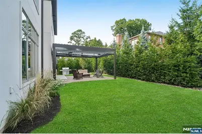 29 Roslyn Avenue, Englewood Cliffs, NJ 07632 - Photo 44