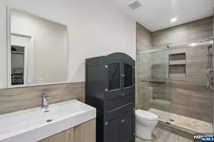29 Roslyn Ave, Englewood Cliffs, NJ 07632 - Photo 36