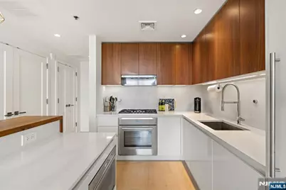 1000 Maxwell Lane Ph12G #PH12G, Hoboken, NJ 07030 - Photo 2