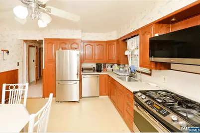 62 Knapp Avenue, Clifton, NJ 07011 - Photo 6