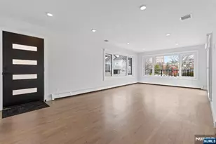 7 Sterling Pl 1, Edgewater, NJ 07020 - Photo 4