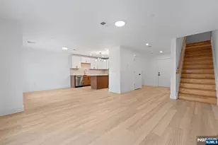 645 10th Street 2, Newark, NJ 07108 - Photo 2