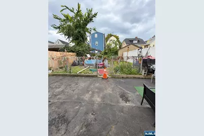 388 6th Street, Newark, NJ 07107 - Photo 2