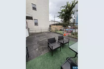 388 6th Street, Newark, NJ 07107 - Photo 4