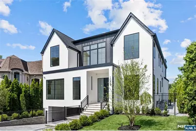 1059 Briar Way, Fort Lee, NJ 07024 - Photo 2