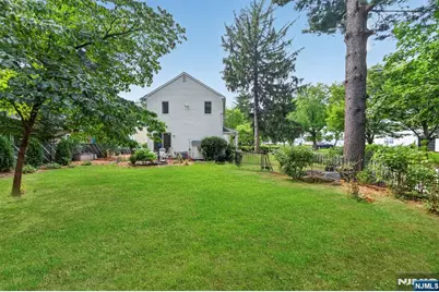 410 Chestnut Street, Paramus, NJ 07652 - Photo 28