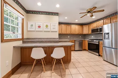 166 Bergen Avenue, Ridgefield Park, NJ 07660 - Photo 10