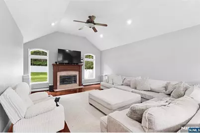 127 Mountain Circle, West Milford, NJ 07480 - Photo 18