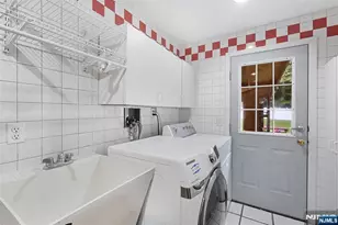 127 Mountain Cir, West Milford, NJ 07480 - Photo 16