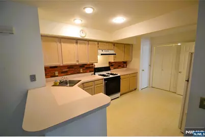 4 Collura Lane L095 #L095, Clifton, NJ 07012 - Photo 10