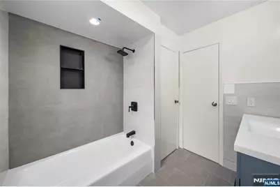 75 Liberty Place, Palisades Park, NJ 07650 - Photo 16