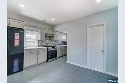 27 Honiss Street 2 #2, Belleville, NJ 07109 - Photo 14