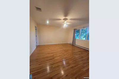 211 Columbus Avenue 2nd/F #2nd/F, Palisades Park, NJ 07650 - Photo 18