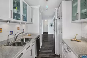 7004 Blvd East 9M, Guttenberg, NJ 07093 - Photo 12