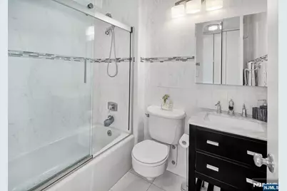 7004 Boulevard East 9M #9M, Guttenberg, NJ 07093 - Photo 18