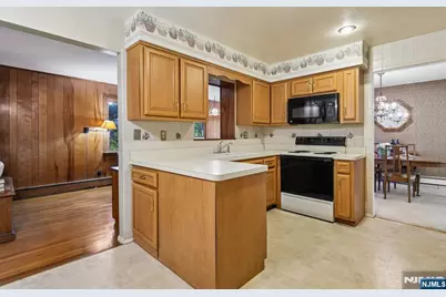 16 Darlene Terrace, Washington Township, NJ 07676 - Photo 10