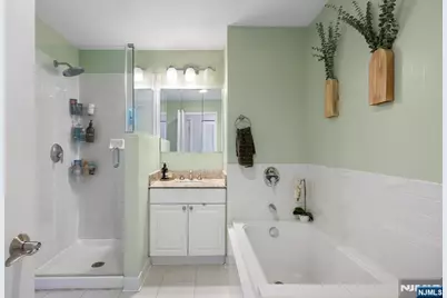 600 Harbor Boulevard 964 #964, Weehawken, NJ 07086 - Photo 14