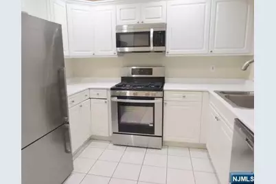 402 Penn Court, Edgewater, NJ 07020 - Photo 6